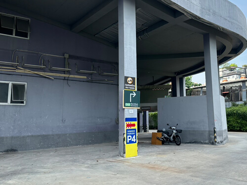 ที่จอดรถสำหรับอาคารสำนักงาน APA Building