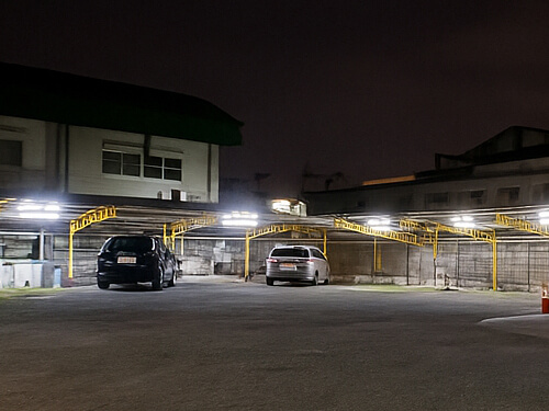 ภาพกลางคืน ที่จอดรถ BSmile Parking 3 ที่จอดรถค้างคืน ดอนเมือง
