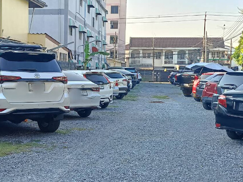 ภายในลานจอดรถ ลานจอดรถ Bsmile Parking 2 