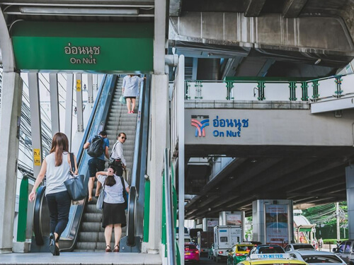 ให้เช่าที่จอดรถรายเดือน ที่ Century the movie plaza sukhumvit 
