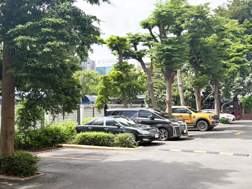ลานจอดรถ กลางแจ้ง ภาพสถานที่ ที่จอดรถ โรงแรม ไฮ โฮเทล แบงค็อก 