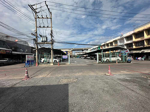 ที่จอดรถ 24 ชั่วโมง ตลาดรังสิต