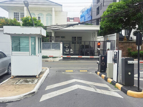 ทางออก โรงแรม ซัมเมอร์ ซัมเมอร์เซ็ท เอกมัย